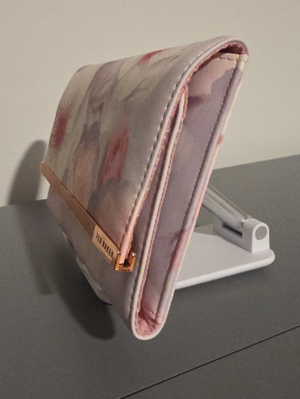TED BAKER LONDON NWT Chelsea Pastel Floral Roll Travel Jewelry Clutch - Picture 7 of 16